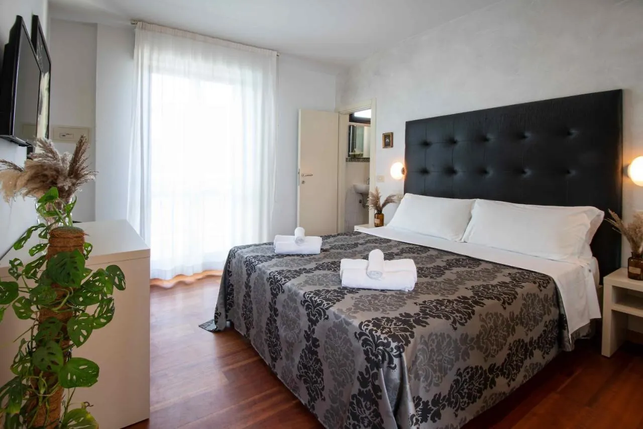 Hotel Baby B&B Milano Marittima 3*,  Italy