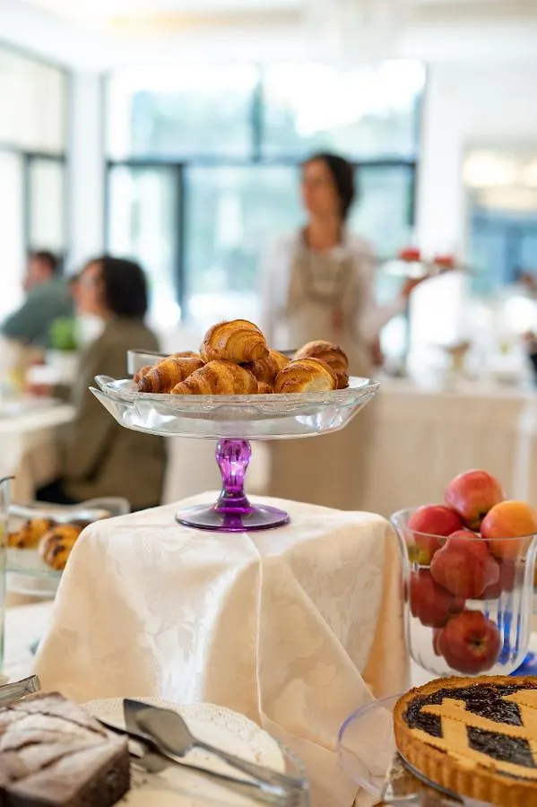 Hotel Baby B&B Milano Marittima 3*,