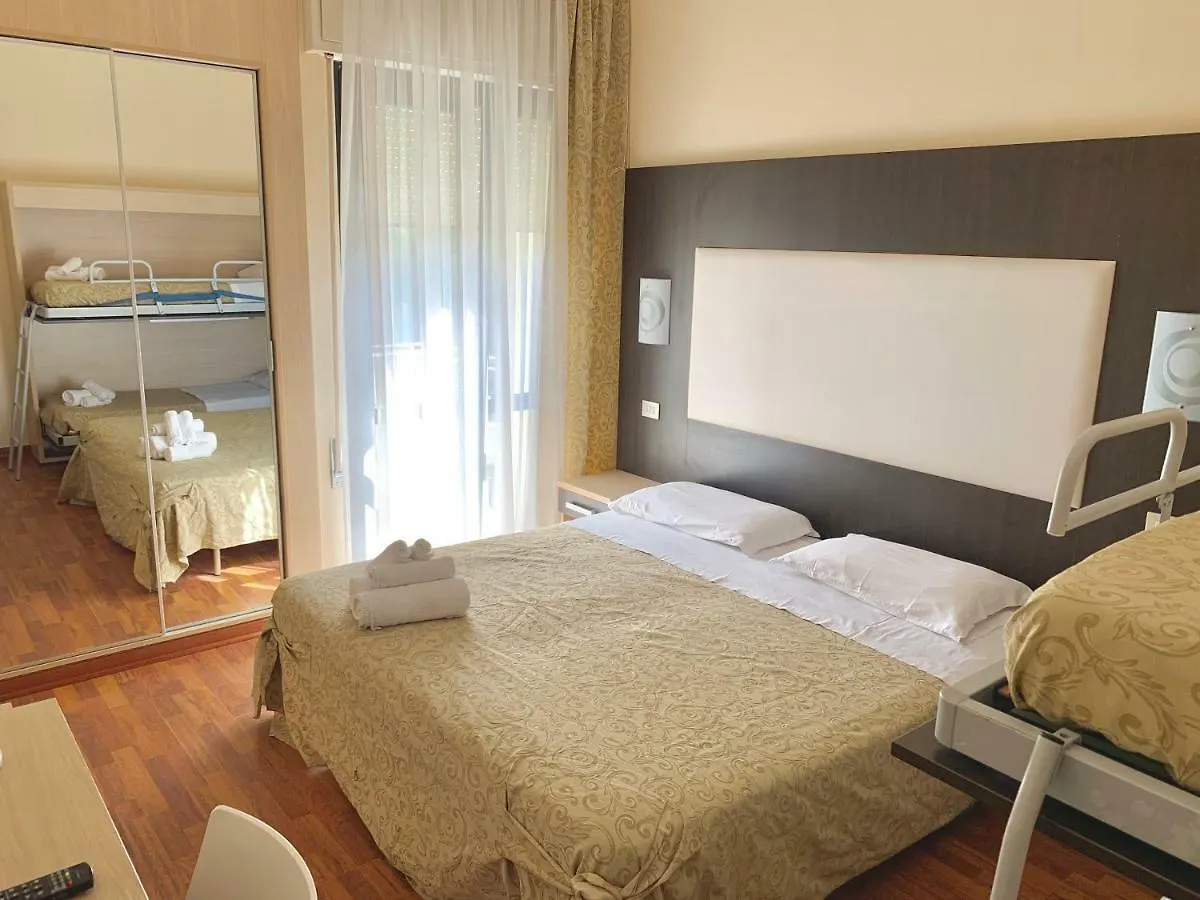 Hotel Baby B&B Milano Marittima 3*,  Italy